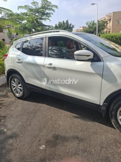 Nissan Qashqai 2017 White Automatic Used for Sale in Obour City - 4