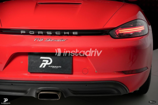 Porsche Boxster 2021 Red Automatic Used for Sale in Sheikh Zayed City - 7