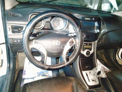 Hyundai Avante 2012 White Automatic Used for Sale in Beni Suef - 2
