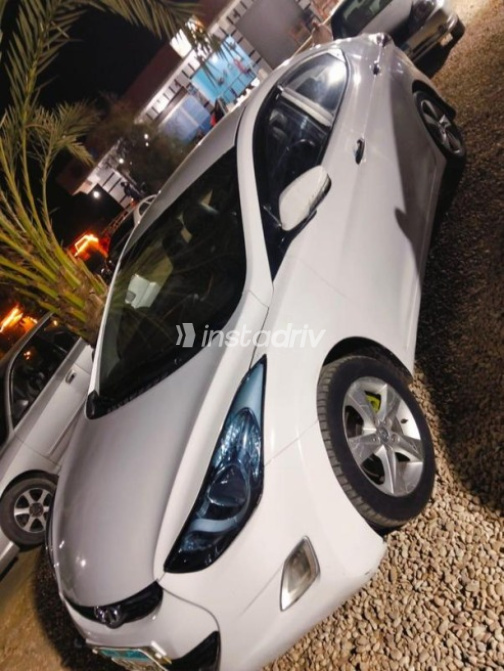 Hyundai Avante 2012 White Automatic Used for Sale in Beni Suef - 6