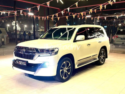 Toyota Land Cruiser 2021 White Automatic Used for Sale in Cairo - 3