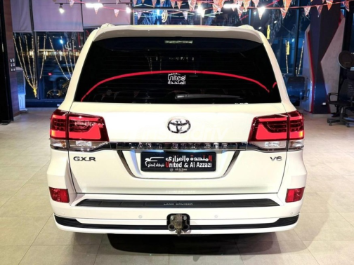 Toyota Land Cruiser 2021 White Automatic Used for Sale in Cairo - 4