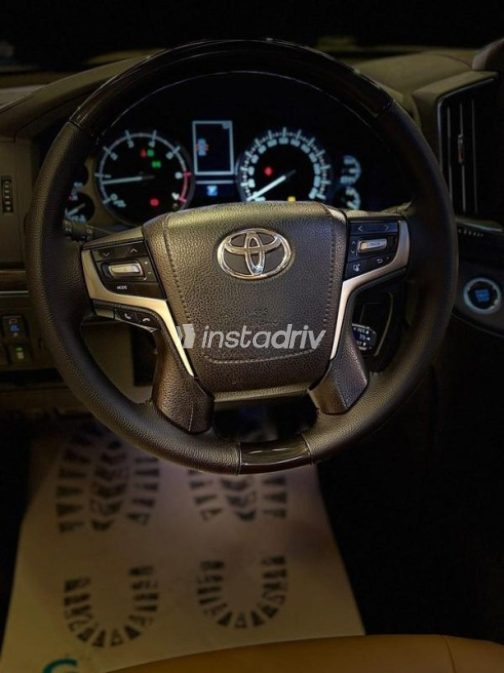 Toyota Land Cruiser 2021 White Automatic Used for Sale in Cairo - 8
