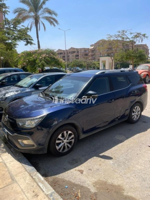 Ssang Yong Tivoli XLV 2020 Dark Blue Automatic Used for Sale in Greater Cairo ( Cairo + Giza) - 5
