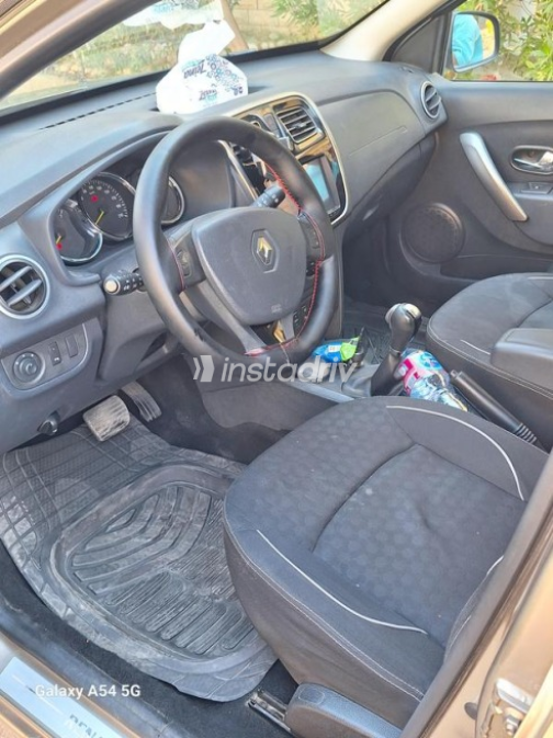 Renault Sandero 2016 Gray Automatic Used for Sale in Maadi - 5