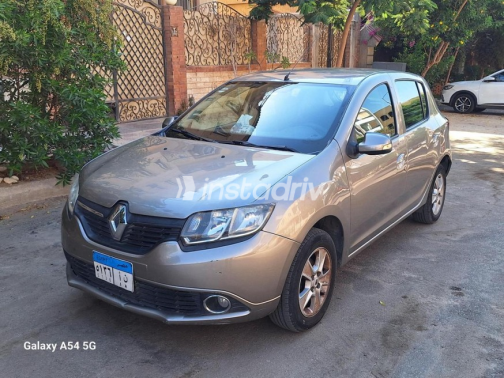Renault Sandero 2016 Gray Automatic Used for Sale in Maadi - 6