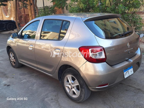 Renault Sandero 2016 Gray Automatic Used for Sale in Maadi - 8