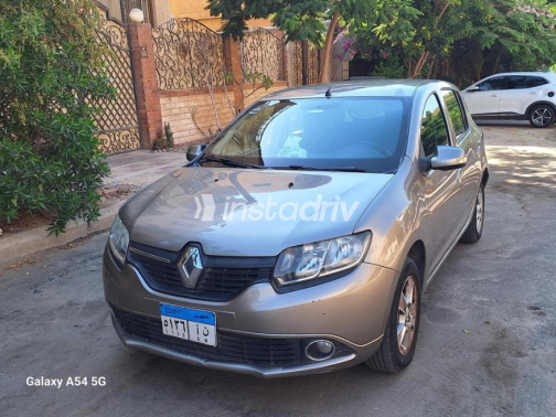Renault Sandero 2016 Gray Automatic Used for Sale in Maadi - 9
