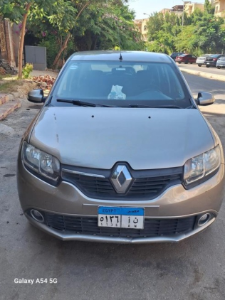 Renault Sandero 2016 Gray Automatic Used for Sale in Maadi