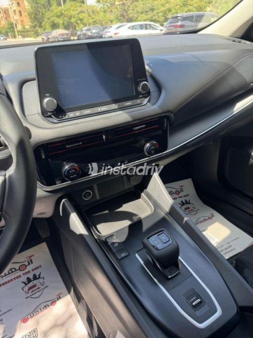 Nissan Qashqai 2024 Red Automatic Used for Sale in Sheikh Zayed City - 9
