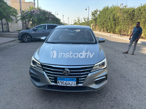 MG 5 2022 Silver CVT Used for Sale in Greater Cairo ( Cairo + Giza) - 3