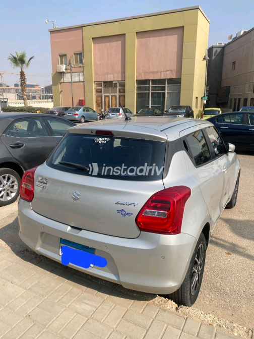 Suzuki Swift 2022 Silver Automatic Used for Sale in Greater Cairo ( Cairo + Giza) - 4