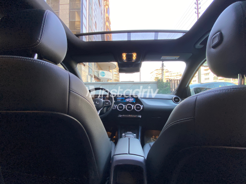 Mercedes GLA 200 2023 White Automatic Used for Sale in Greater Cairo ( Cairo + Giza) - 3