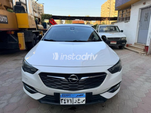 Opel Insignia 2018 White Automatic Used for Sale in 6 October - 1