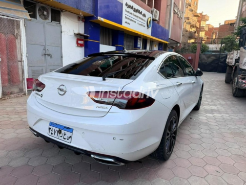 Opel Insignia 2018 White Automatic Used for Sale in 6 October - 5