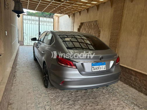 MG 6 2024 Dark Gray Automatic Used for Sale in Al Shorouk - 5