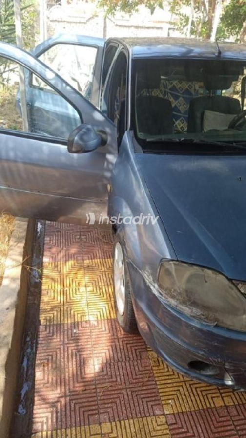 Renault Logan 2011 Blue Manual Used for Sale in Cairo - 3