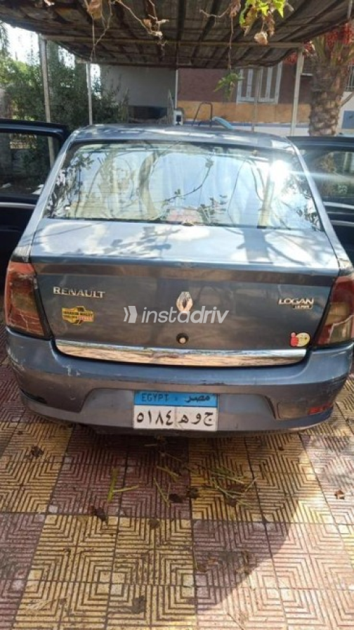Renault Logan 2011 Blue Manual Used for Sale in Cairo - 6