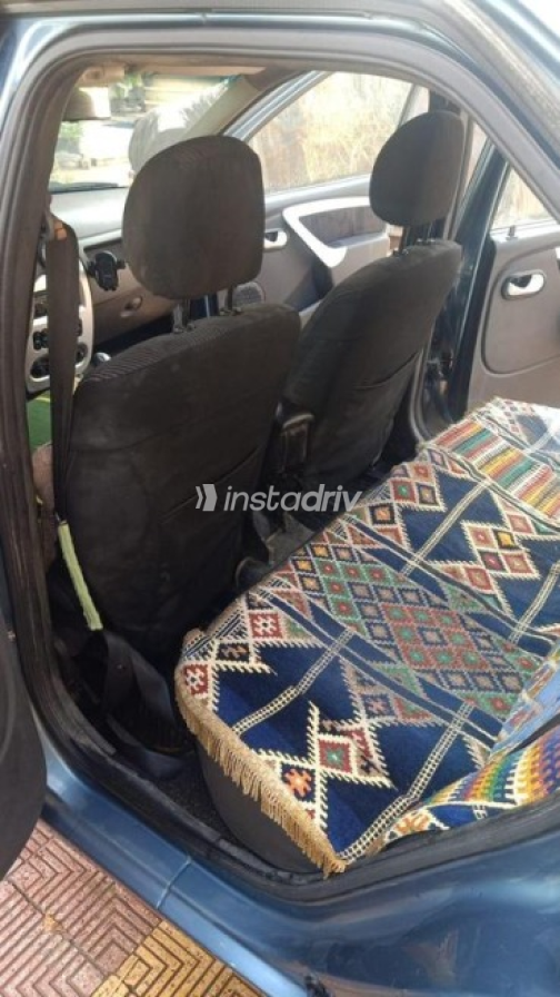 Renault Logan 2011 Blue Manual Used for Sale in Cairo - 8