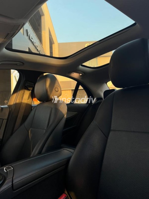 Mercedes E 200 2019 Black Automatic Used for Sale in Cairo - 2