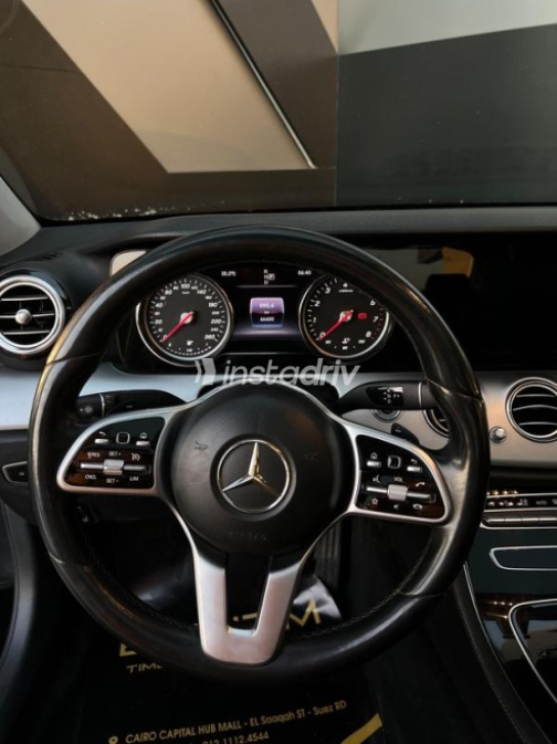 Mercedes E 200 2019 Black Automatic Used for Sale in Cairo - 4