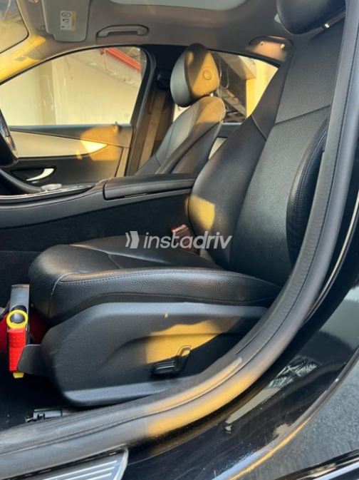 Mercedes E 200 2019 Black Automatic Used for Sale in Cairo - 6