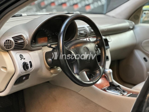 Mercedes C 180 2002 Black Automatic Used for Sale in Nasr city - 8