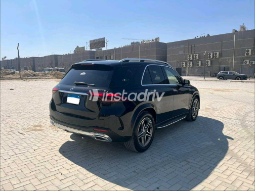 مرسيدس جي ال اي 450 2025 أسود أوتوماتيك مستعملة للبيع في القاهرة الكبرى ( القاهرة - الجيزة) - 3