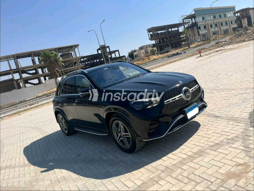 مرسيدس جي ال اي 450 2025 أسود أوتوماتيك مستعملة للبيع في القاهرة الكبرى ( القاهرة - الجيزة) - 5