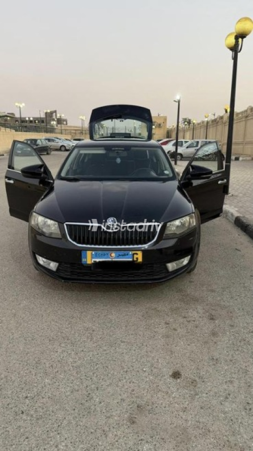 سكودا اوكتافيا 2015 أسود أوتوماتيك مستعملة للبيع في القاهرة - 3