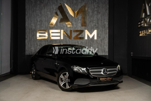 Mercedes E 200 2019 Black Automatic Used for Sale in Cairo - 2
