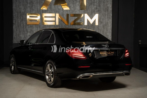 Mercedes E 200 2019 Black Automatic Used for Sale in Cairo - 6