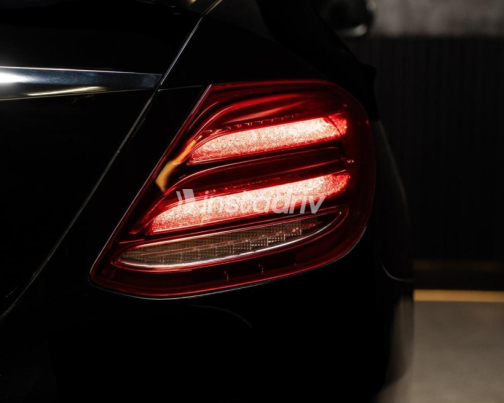 Mercedes E 200 2019 Black Automatic Used for Sale in Cairo - 7