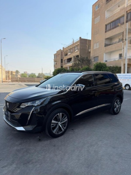بيجو 5008 2021 أسود أوتوماتيك مستعملة للبيع في مصر الجديدة - 2