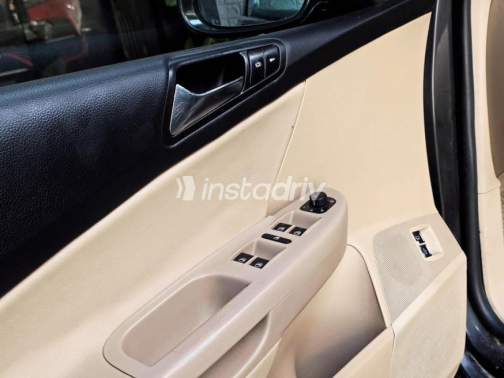Volkswagen Passat 2006 Black Automatic Used for Sale in Nasr city - 7