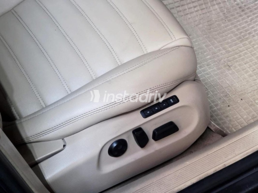 Volkswagen Passat 2006 Black Automatic Used for Sale in Nasr city - 9