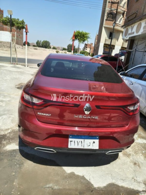 رينو ميجان 2022 أحمر أوتوماتيك مستعملة للبيع في الإسكندرية - 4