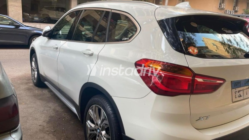 بي ام دبليو X1 2019 أبيض أوتوماتيك مستعملة للبيع في مصر الجديدة - 4