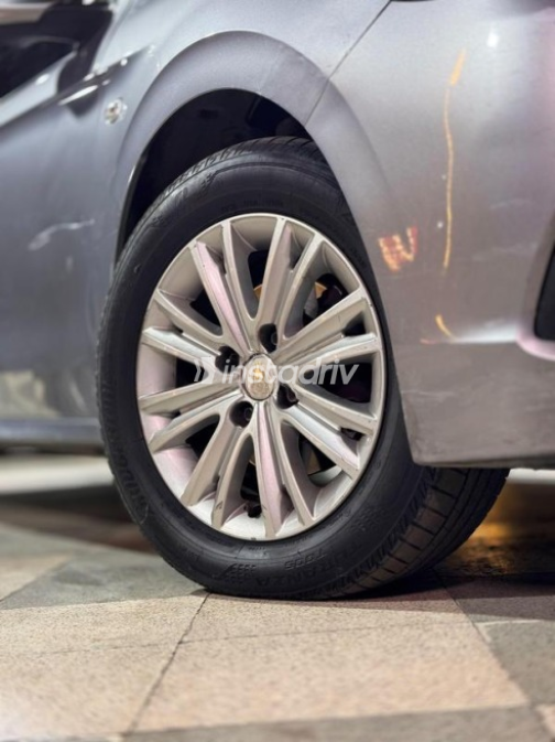 Peugeot 301 2021 Gray Automatic Used for Sale in Cairo - 2