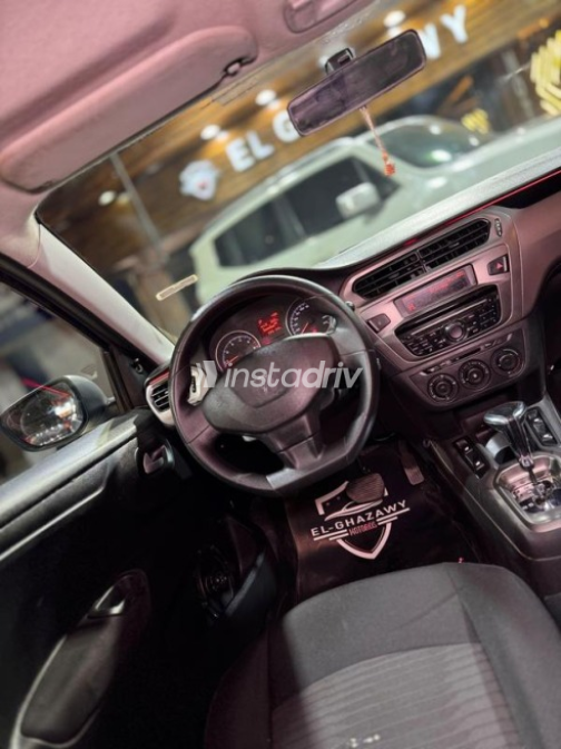 Peugeot 301 2021 Gray Automatic Used for Sale in Cairo - 9