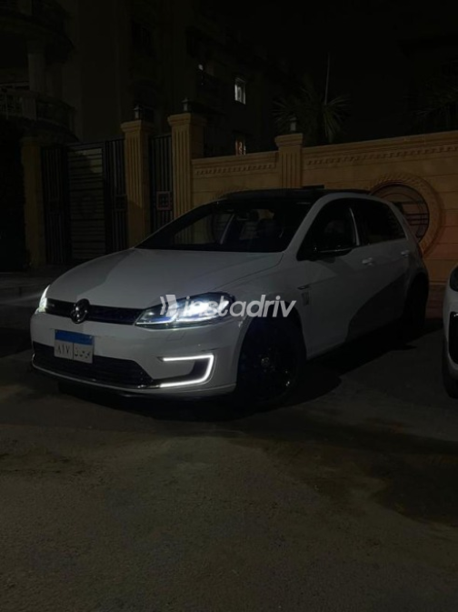Volkswagen E Golf 2020 White Automatic Used for Sale in Cairo - 5
