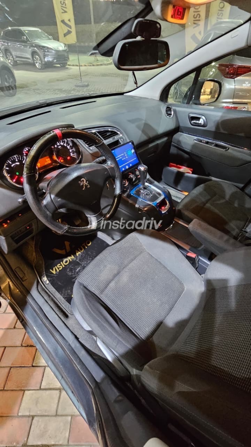 Peugeot 5008 2017 Gray Automatic Used for Sale in Greater Cairo ( Cairo + Giza) - 2