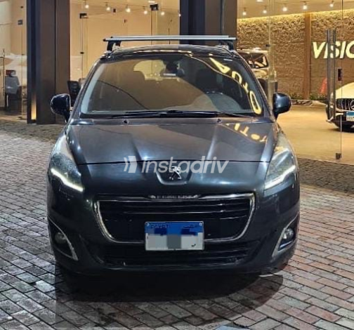 Peugeot 5008 2017 Gray Automatic Used for Sale in Greater Cairo ( Cairo + Giza) - 5