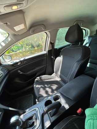 Renault Megane 2017 White Automatic Used for Sale in Greater Cairo ( Cairo + Giza)