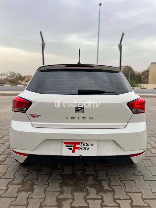 Seat Ibiza 2021 White Automatic Used for Sale in Greater Cairo ( Cairo + Giza) - 1