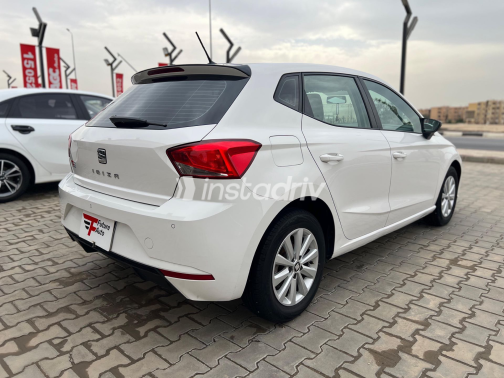 Seat Ibiza 2021 White Automatic Used for Sale in Greater Cairo ( Cairo + Giza) - 8