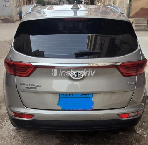 Kia Sportage 2017 Gold Automatic Used for Sale in Asyut - 5