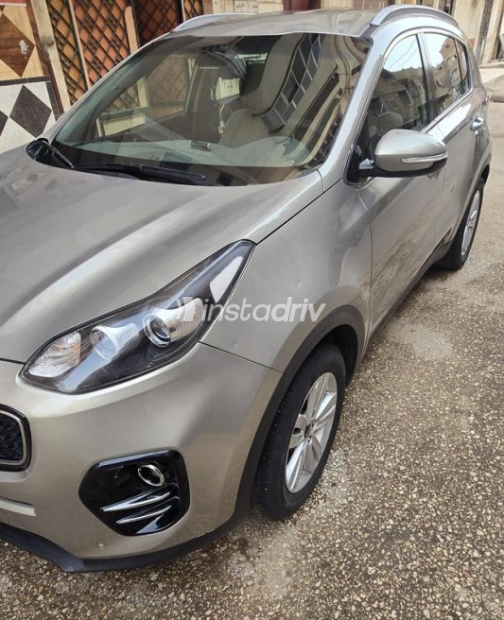 Kia Sportage 2017 Gold Automatic Used for Sale in Asyut - 6