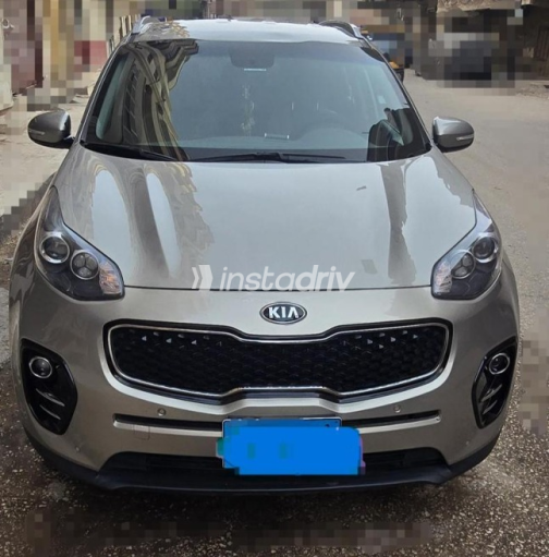 Kia Sportage 2017 Gold Automatic Used for Sale in Asyut - 9