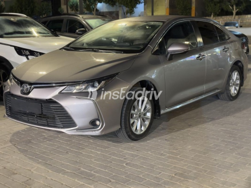 Toyota Corolla 2021 Silver Automatic Used for Sale in Nasr city - 4